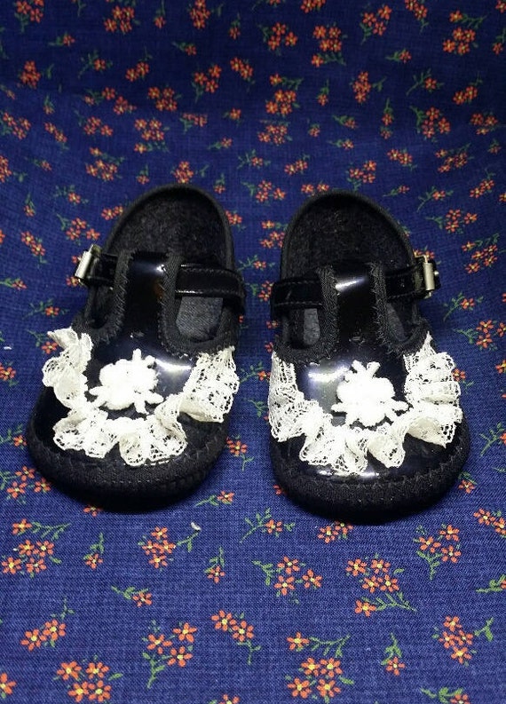 Baby Girls Black Patent Crib Shoes Booties w Lace… - image 2