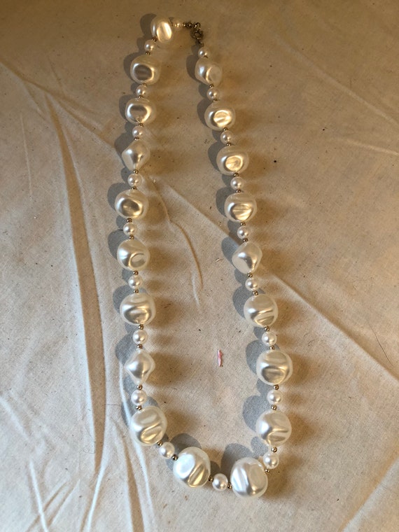 Costume pearl necklace vintage - image 1