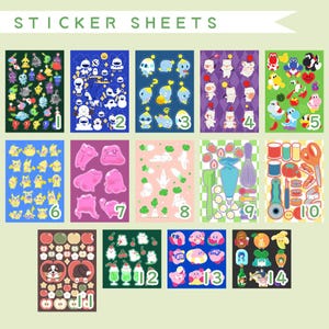 Könnte beinhalten: Eine Sammlung von Stickerbögen mit verschiedenen bunten Designs. Die Bögen zeigen Cartoon-Figuren, Lebensmittel und andere Illustrationen. Der Text "STICKER SHEETS" befindet sich oben.