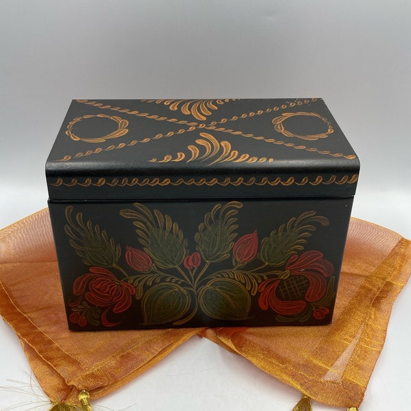 Decorative Tole Painted Tin Box with beautiful lining, circa 1964