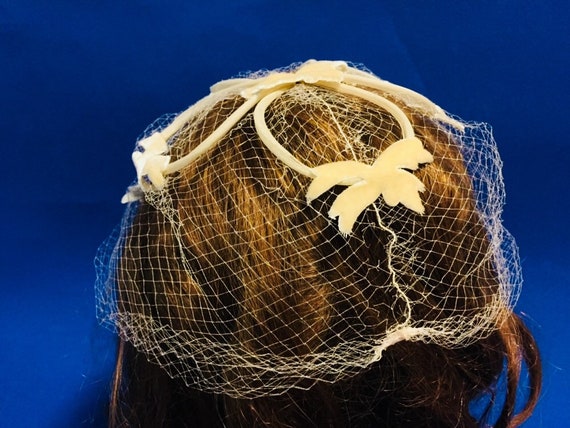 Vintage Birdcage Veil with Felt Ivory Accents, Ve… - image 5