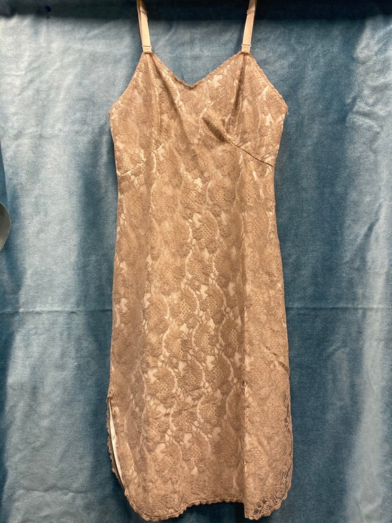 1980s Vintage Taupe Lace Full Slip - FRENCH MAID L