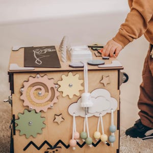 Montessori träleksak, sensorisk aktivitetskub, småbarnsutvecklingsleksak