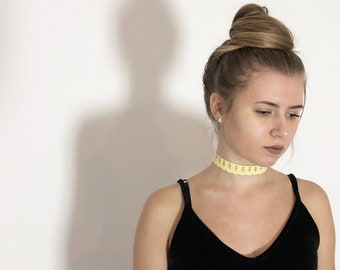 Choker // Yellow pastell made from Lace