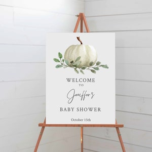 Signo de bienvenida de baby shower de calabaza blanca, cartel de bienvenida, follaje de otoño, hojas verdes, plantilla editable Corjl, OLM2
