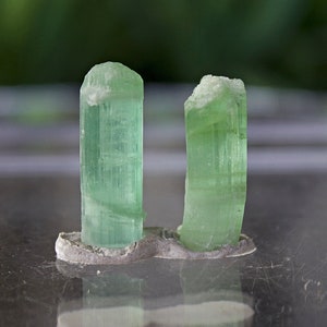 2pcs Natural Green Tourmaline Specimen , Apple Green Tourmaline Crystal Raw , Green Tourmaline Crystal Minerals and Specimen