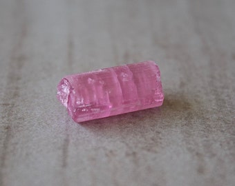 Rose Pink Tourmaline Crystal, Gemmy Pink Tourmaline , Natural Pink Tourmaline Rough, Terminated Tourmaline , Size : 15mm(L) x7mm(W)6.5mm(D)