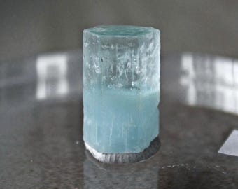 Cristal de água-marinha natural, berilo azul, água-marinha azul-gelo com topo transparente, berilo de água-marinha bruta de 16 quilates, espécime de água-marinha