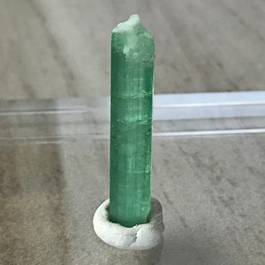 Large Emerald Green Tourmaline Crystal Specimen from Paprock, Bright Green Tourmaline Raw Gemstone, SIZE : 34mm( L) x6mm( W ) x 6.5mm( D)