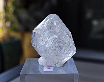 ハーキマーダイヤモンド | エリア52の私有鉱山 | 虹色の