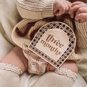 Jalons en rotin, Jalons mensuels Boho, Lettres en rotin, Disques jalons mensuels, Accessoires photo bébé, Décor de pépinière en rotin, Signes en rotin