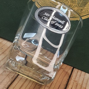 Guardsman personalizado 9oz Whisky Glass - ¡Grabado en plato de plata con su mensaje!