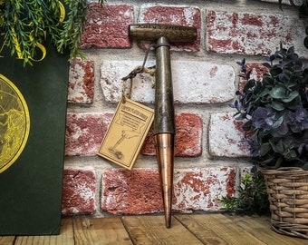 Planteur personnalisé gravé en cuivre plaqué. Votre message gravé au laser dans la poignée. Excellent cadeau personnel pour les jardiniers de tous âges !