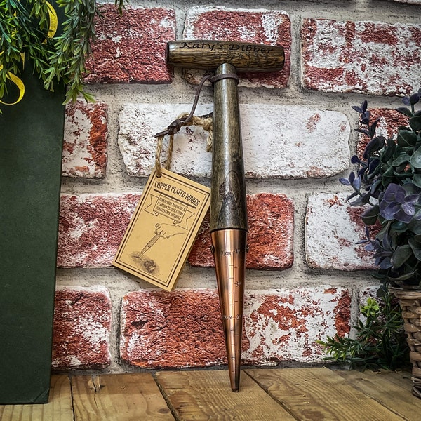 Personalised Engraved Copper Plated Dibber. Your message laser engraved in the handle. Great personal gift for gardeners of all ages!