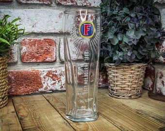 Verre à pinte Fosters gravé. Personnalisé avec votre message. Idéal pour un papa ou un amoureux de famille d'accueil !