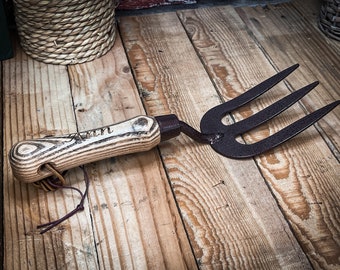 Personalised Spear & Jackson Garden Trowel or Fork. Your message laser engraved in the handle. Great personal gift for gardeners