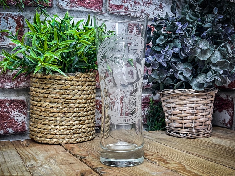 Engraved Peroni Nastro Azzurro Glass. Available in Pint or Half-Pint Engraved with your message. Great for Dad or any Italian Beer Lover zdjęcie 8