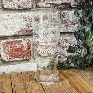 Engraved Budweiser Pint Glass. Personalised with your message. Great for Dad or a Lager lover!