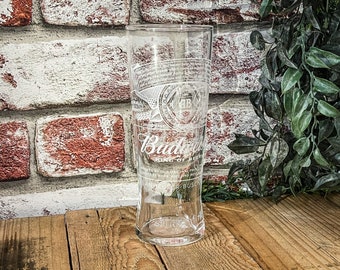 Engraved Budweiser Pint Glass. Personalised with your message. Great for Dad or a Lager lover!