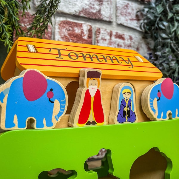Personalised Jumini Wooden Noah's Ark Toy - Laser engraved with child's name - Suitable for ages 18m+ - helps build hand-eye co-ordination