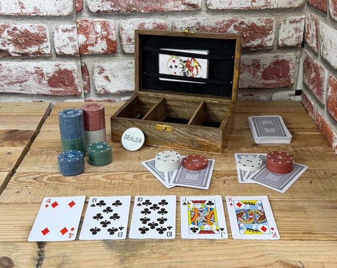 Wonderful Personalised Harvey Makin Wooden Poker set - Engraved plate with any name or message - Great Christmas Gift