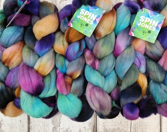 Hand dyed Punta Arenas fibre for spinning 100g (3.5oz) - CHRYSALISM