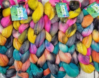 Hand dyed BFL wool and tussah silk fibre for spinning 100g (3.5oz) - CMY Not