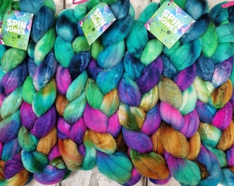 Hand dyed BFL wool and tussah silk fibre for spinning 100g (3.5oz) - PUDDLE