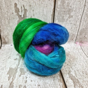 Hand dyed BFL wool and tussah silk fibre for spinning 100g 3.5oz ENCHANTMENT image 4