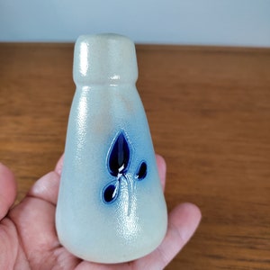 Williamsburg Pottery Cobalt Salt Glazed Ink Well Pot Mini Vase