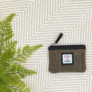 Small Coin Purse in Green Harris Tweed. Money Pouch / Slim Card Coin Wallet / Change Purse .