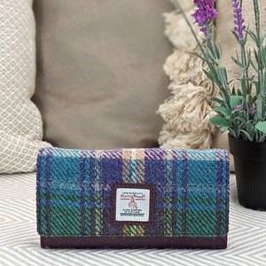Regalo Harris Tweed. Harris Tweed en cuadros morados y verdes. Monedero para Mujer. Monedero de tela a cuadros / Cartera de damas