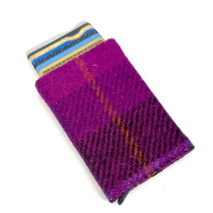 Porta carte pop-up alla moda in tartan viola a quadri, una soluzione essenziale per tutti per conservare le carte.