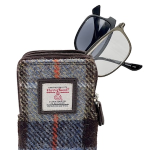 Harris Tweed dubbelt glasögonfodral i blå/brun rutig färg, ovanligt glasögonfodral för en nära och kära.