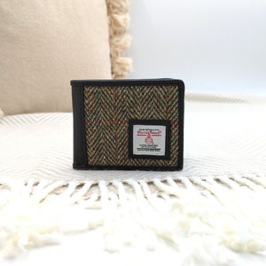 Men's Cloth Wallet in Green Harris Tweed. Trifold Wallet / Credit Card Holder - excellent Scottish Gift , groomsmen gift.