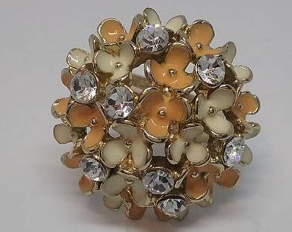 Women's Vintage Ring, Cocktail Ring, Statement Cocktail Ring, Valentine Gift, Peach and Cream Floral Ring, Enamel Flower and Rhinestone Ring