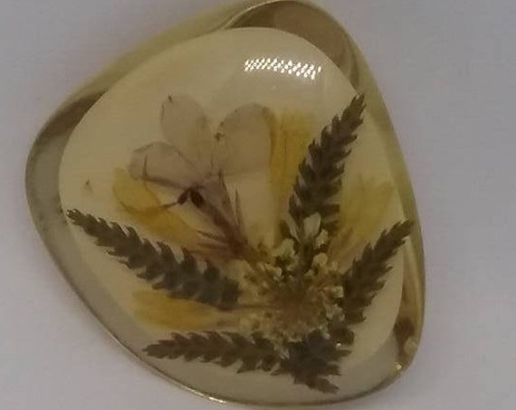 Dried Flower Lucite Brooch, Vintage Dried Flower Pin, Retro Dried Flower Brooch, Vintage 50s Lucite Pin, Clear Lucite Dried Flowers Brooch