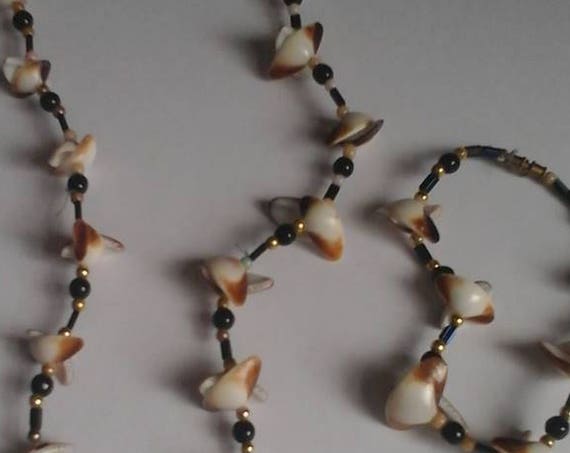 Vintage Shell Necklace and Bracelet, Necklace Set, Beach Jewelry, Vintage Shell Jewelry, Necklace and Bracelet, Vintage Shell Set, #shells