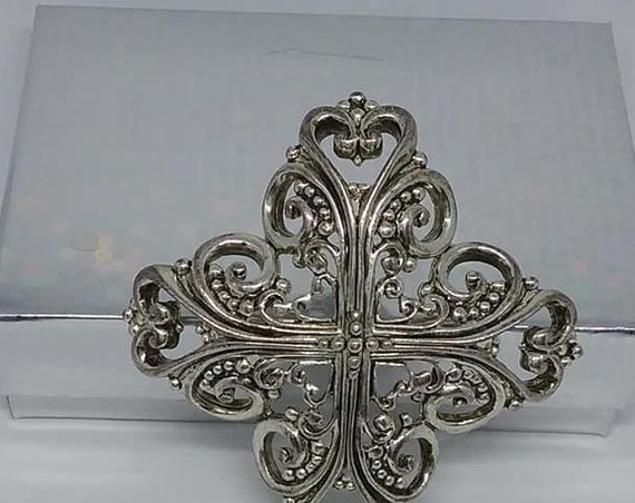 Vintage Oscar De La Renta Brooch
