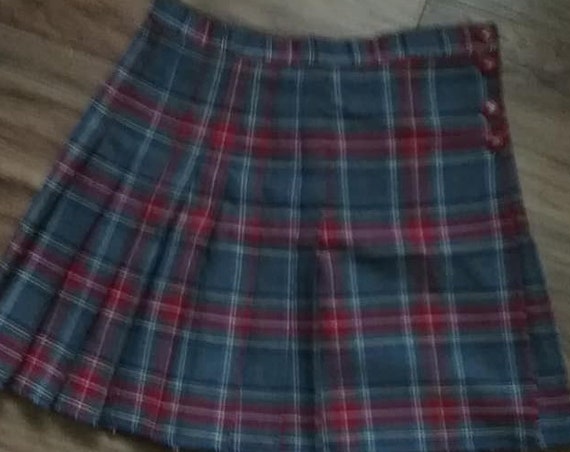 Vintage Woman's Tartan Kilt, Daniel Hechter Plaid Grey and Red Kilt, Vintage Pleated Kilt, Vintage Daniel Hechter Pleated Kilt, Midi Skirt