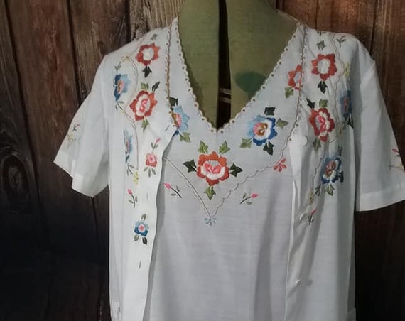 Embroidered Nightgown and Housecoat