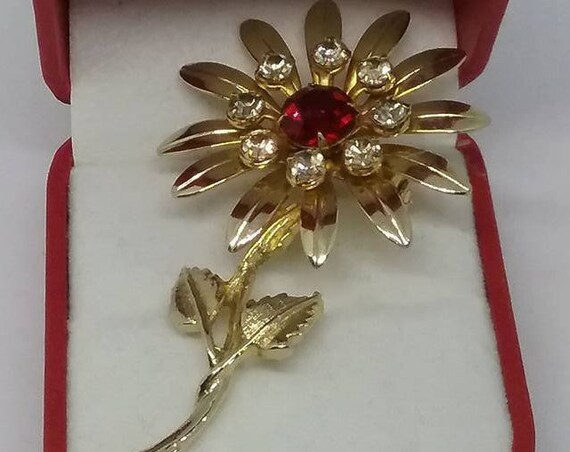 Vintage Golden Daisy with Rhinestones Brooch