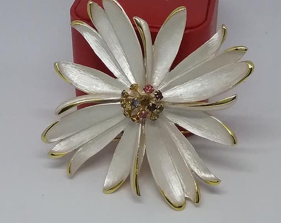 Vintage Park Lane Brooch, 1960's Park Lane Brooch, Vintage Park Lane Signed Floral Brooch, Vintage Large White Floral Brooch, Park Lane Pin