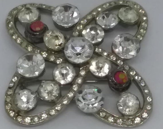 Vintage Rhinestone Brooch, Large Clear Rhinestones and Pave Rhinestones on Setting, Vintage Rivet Back Brooch, Vintage Rivet Back Rhinestone