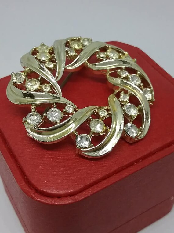 Lisner Rhinestone and Silver Tone Brooch, Vintage, Signed