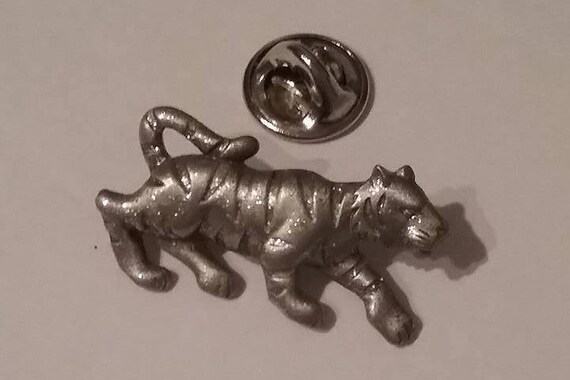 Signed Tiger Pewter Tie Tack, JJ Jonette Silver Pewter