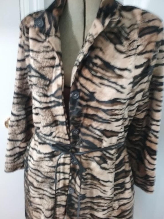 Casting Paris Women S Animal Print Long Jacket Jackets Coats Clothing Valresa Com