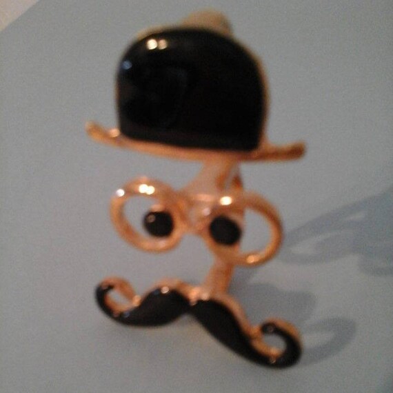 Curled Mustache Man Double Ring,