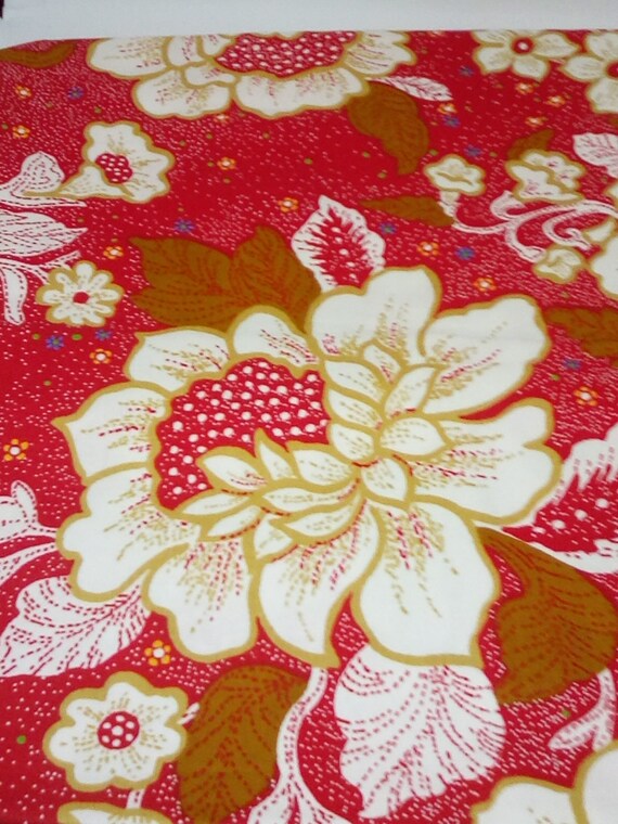 1+ Yards Vintage Cotton Floral Fabric, Red and White Magnolias Print, Vintage 5th Avenue Designs, Made it the USA Cotton