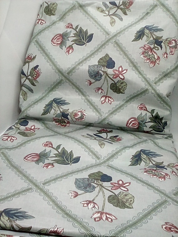 6 Yards Vintage Bloomcraft Teflon Fabric, Floral 1987 Stain Repelled Cotton Sateen, Light Green Floral